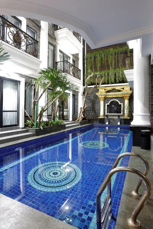 S&f Kemang Hotel 4*
