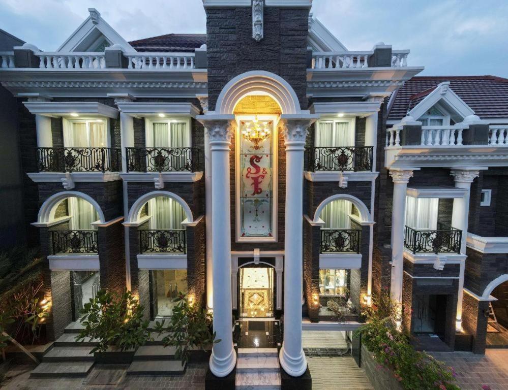 S&f Kemang Hotel 4*